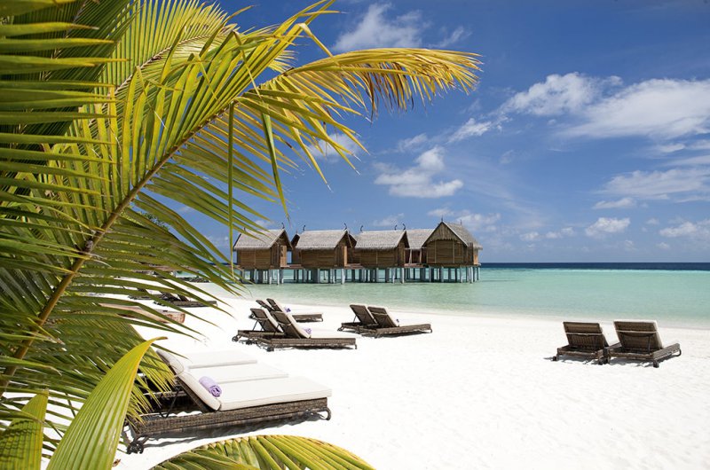 Constance Moofushi Resort Maldives