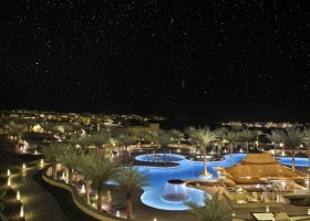 abu-dhabi-hotel-qasr-al-sarab-desert-resort-003.jpg