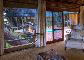 botswana-hotel-kings-pool-camp-034.jpg