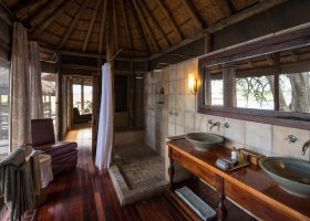 botswana-hotel-kings-pool-camp-057.jpg