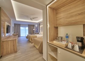 dominikanska-republika-hotel-bahia-principe-luxury-ambar-037.jpg