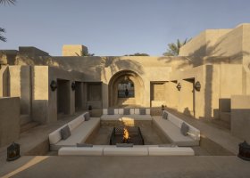 dubaj-hotel-bab-al-shams-002.jpg