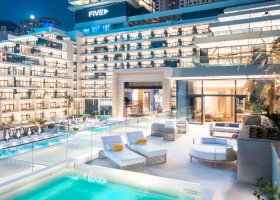 emiraty-hotel-five-luxe-036.jpg