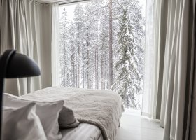 finsko-hotel-arctic-treehouse-hotel-021.jpg
