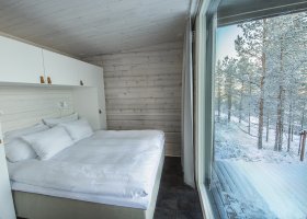 finsko-hotel-arctic-treehouse-hotel-027.jpg