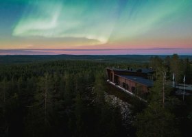 finsko-hotel-octola-private-wilderness-076.jpg