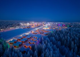finsko-hotel-santa-claus-holiday-village-012.jpg