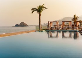fujairah-hotel-naama-beach-villas-and-spa-005.jpg
