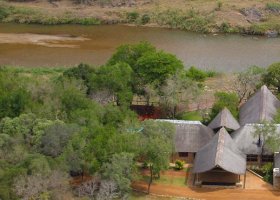 jihoafricka-republika-hotel-amakhosi-safari-lodge-004.jpg
