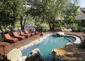 jihoafricka-republika-hotel-amakhosi-safari-lodge-009.jpg