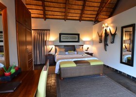 jihoafricka-republika-hotel-amakhosi-safari-lodge-015.jpg