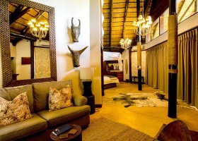 jihoafricka-republika-hotel-amakhosi-safari-lodge-023.jpg