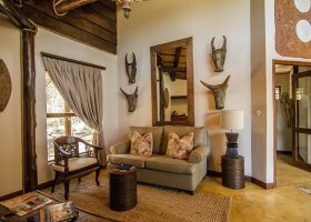 jihoafricka-republika-hotel-amakhosi-safari-lodge-024.jpg