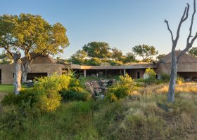 jihoafricka-republika-hotel-sabi-sabi-earth-lodge-014.jpg