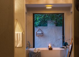 jihoafricka-republika-hotel-sabi-sabi-little-bush-camp-018.jpg