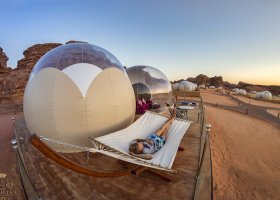 jordansko-hotel-wadi-rum-bubble-luxotel-014.jpg