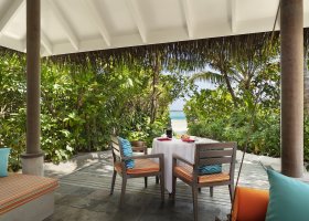 maledivy-hotel-anantara-dhigu-resort-275.jpg