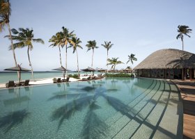 maledivy-hotel-constance-halaveli-resort-220.jpg