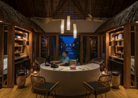 maledivy-hotel-constance-moofushi-resort-201.jpg