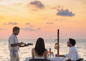 maledivy-hotel-dusit-thani-maldives-560.jpg