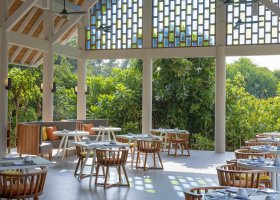 maledivy-hotel-emerald-faarufushi-330.jpg