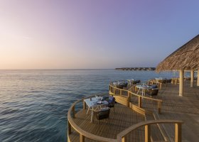 maledivy-hotel-emerald-faarufushi-331.jpg