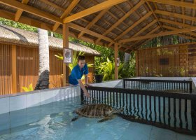 maledivy-hotel-four-seasons-landaa-giraavaru-130.jpg