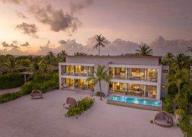maledivy-hotel-kuda-villingili-resort-006.jpg