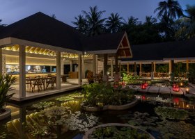maledivy-hotel-niva-dhigali-243.jpg