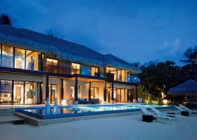 maledivy-hotel-velaa-private-island-071.jpg