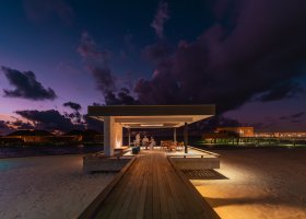 maledivy-hotel-veligandu-island-resort-152.jpg