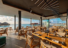 maledivy-hotel-veligandu-island-resort-168.jpg
