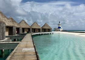 maledivy-s-detmi-tri-resorty-tri-podoby-maledivskeho-raje-006.jpg