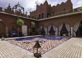 maroko-hotel-kasbah-tamadot-015.jpg