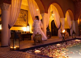maroko-hotel-kasbah-tamadot-016.jpg