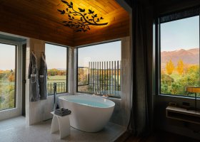 novy-zeland-hotel-hapuku-lodge-tree-houses-012.jpg