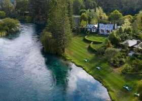 novy-zeland-hotel-huka-lodge-003.jpg