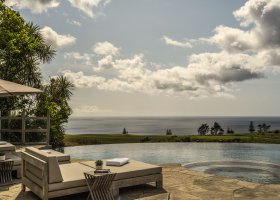 rosewoodhotelgroup.com