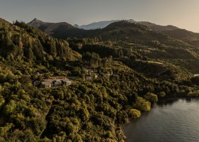rosewoodhotelgroup.com