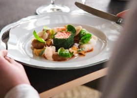 rosewoodhotelgroup.com