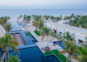 oman-hotel-al-baleed-resort-salalah-240.jpg