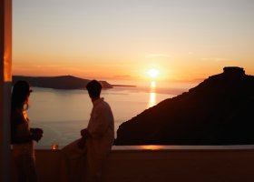 recko-hotel-helestia-pocket-hotel-caldera-santorini-002.jpg