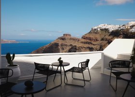 recko-hotel-helestia-pocket-hotel-caldera-santorini-003.jpg