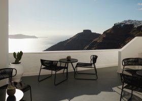 recko-hotel-helestia-pocket-hotel-caldera-santorini-004.jpg