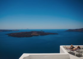 recko-hotel-helestia-pocket-hotel-caldera-santorini-013.jpg