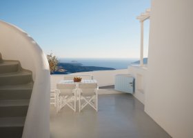 recko-hotel-helestia-pocket-hotel-caldera-santorini-017.jpg