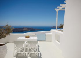 recko-hotel-helestia-pocket-hotel-caldera-santorini-018.jpg