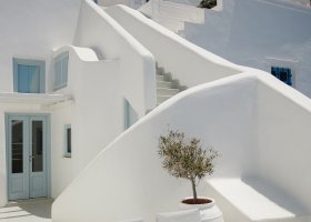 recko-hotel-helestia-pocket-hotel-caldera-santorini-019.jpg