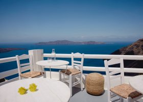 recko-hotel-helestia-pocket-hotel-caldera-santorini-031.jpg