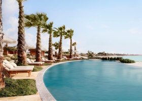 saudska-arabie-hotel-nujuma-a-ritz-carlton-reserve-036.jpg
